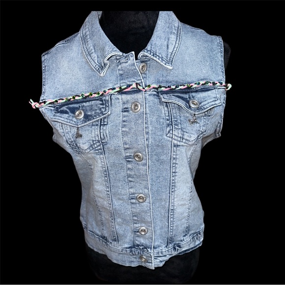 Horse & Roses Embroidered Denim Vest - Picture 3 of 9